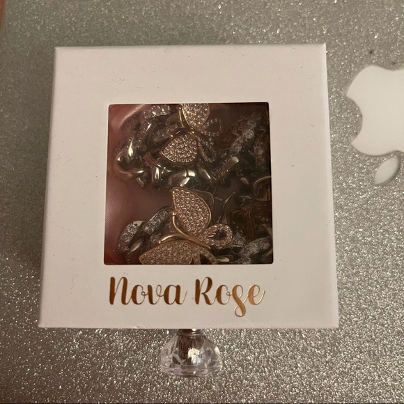 🌸Nova Rose “Butterfly Dreams” Necklace🌸 - Picture 2 of 5